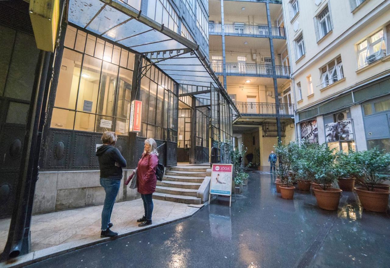 Maria Boutique Suits Budapešť Exteriér fotografie